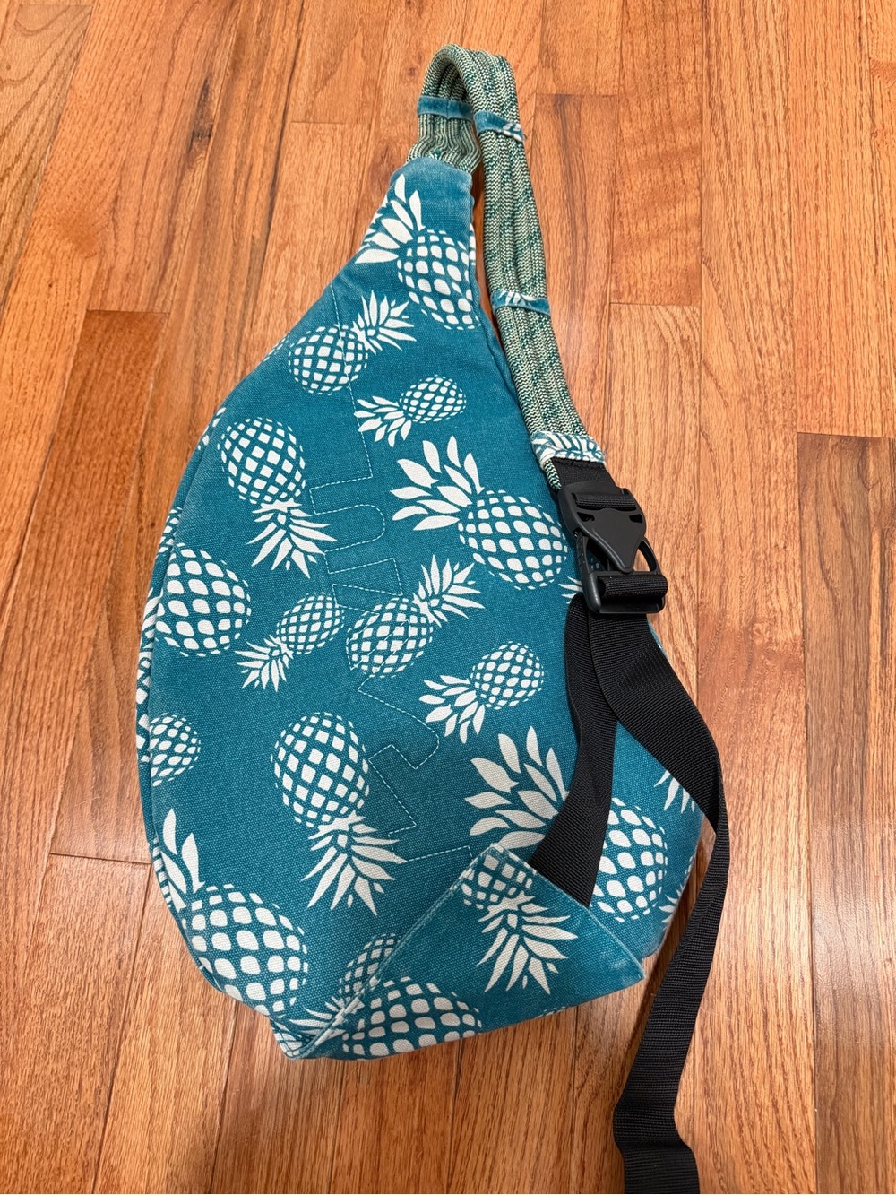 Kavu Teal Pineapple Pattern Sling Bag with White Accents - Picture 4 of 4